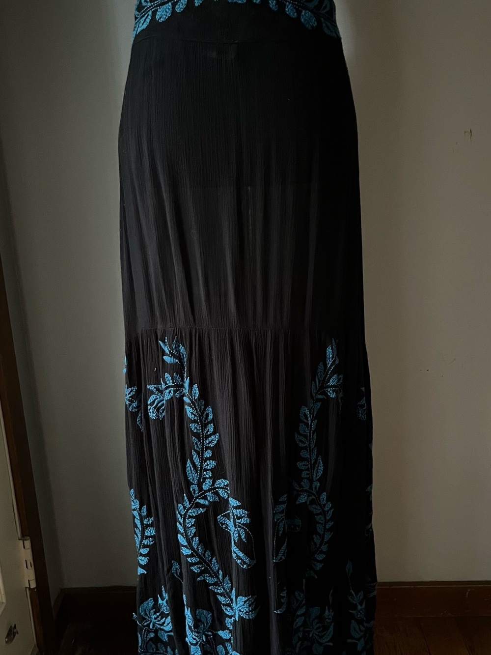 Free People Black Gauze Embroidered Maxi Skirt Blue Boho Button Front Size 4 - Picture 2 of 4